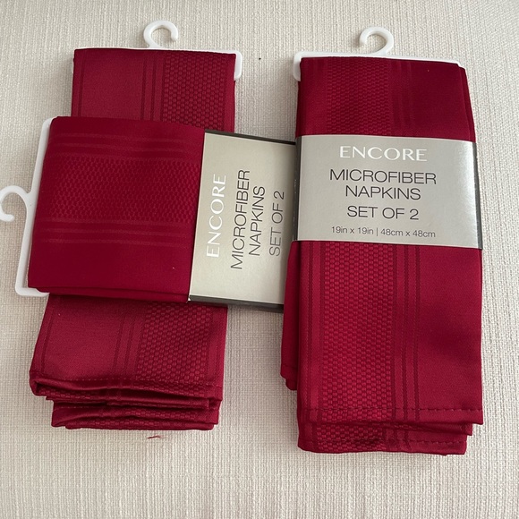 Microfiber napkins set of 2 (6). 19in/19in /48cm/48cm. - Picture 1 of 4